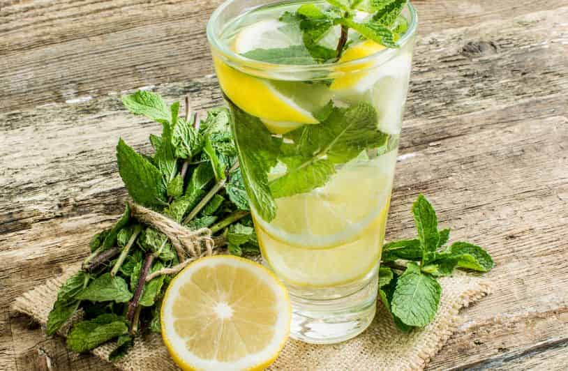 Men Should Drink Lemon Water for 5 Reasons
