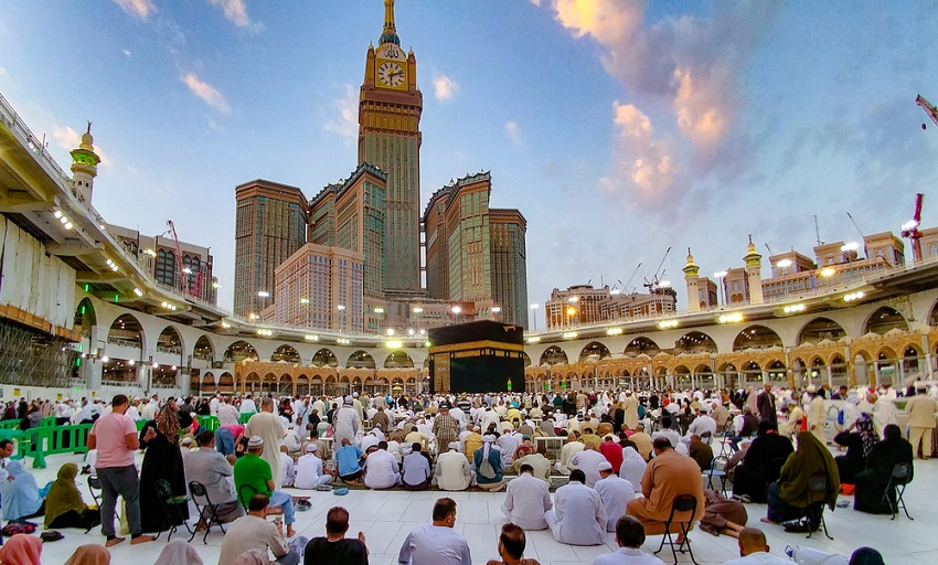 What Sets Umrah Apart from Hajj: Key Difference