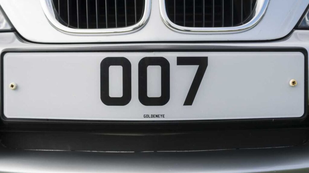 007 license plate for BMW showing private number plates